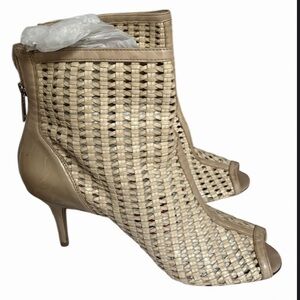 Schultz size 9.5 cream & tan leather open toe back zip woven bootie